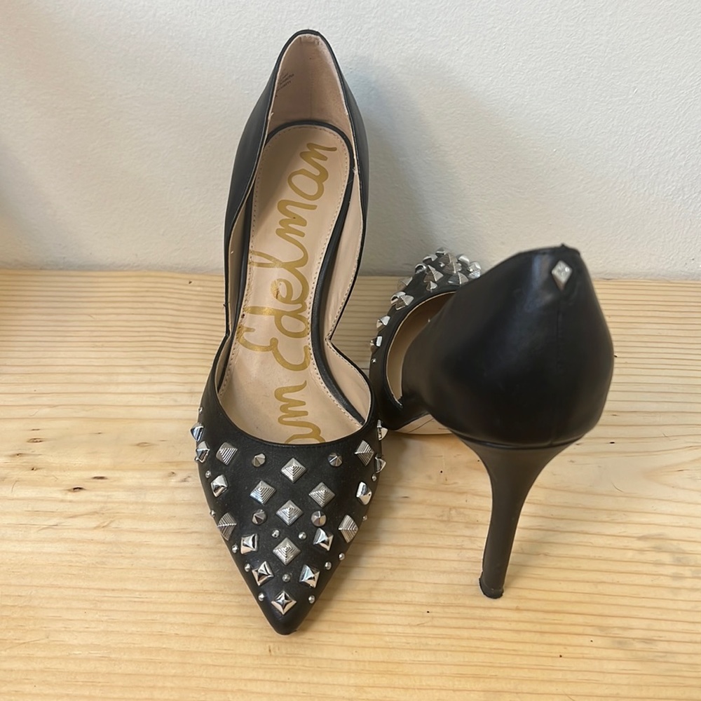 Size 6.5 Sam Edelman heels with stud detail.
